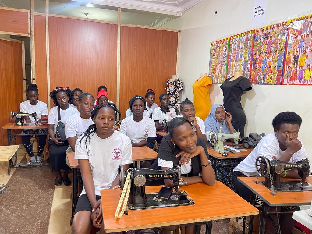 ffouganda's tweet photo. C.E.O  A Future For Orphans Uganda John Bosco Robonette speaking to the students  during  orientation on some of the organization values / norms and what is expected of them. He assured them of how their future is really bright at the organization.
#AFFOU
#GiveLittleSaveMany https://t.co/r0pWn7iql4