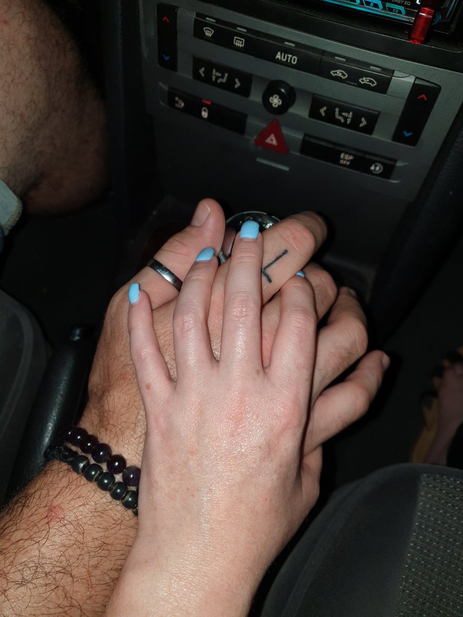 coquinenaflo's tweet photo. Merci mon amour, @NicolasWillig2 pour c'est petite vacances.
Même si tu ma voler mon bébé,  il n'avez que des yeux pour toi. 🤣
Désolé pour se joyeux bordel dans ta vie.... ❤❤❤❤ https://t.co/I54CukR0yS