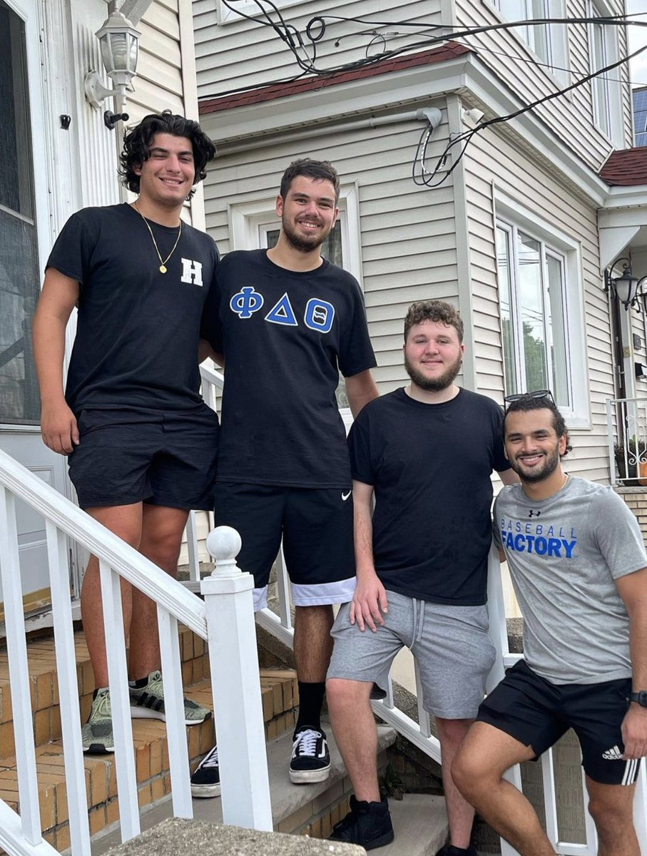 Live Like Lou tweet media