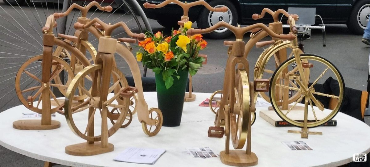 BadogCNC's tweet photo. Vélo en bois personnalisé. Construisez un vélo à partir de rien. Notre CNC peut aussi couper des métaux, mais c'est vraiment cool de voir un vélo en bois. J'espère que vous l'apprécierez. #Badog #CNC #woodenbike #Adventure #Fribourg #Switzerland #bike #velo #sports #Artemis1 https://t.co/qVGZjaD1Nh