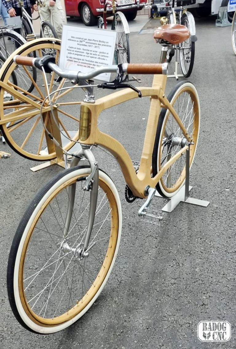BadogCNC's tweet photo. Vélo en bois personnalisé. Construisez un vélo à partir de rien. Notre CNC peut aussi couper des métaux, mais c'est vraiment cool de voir un vélo en bois. J'espère que vous l'apprécierez. #Badog #CNC #woodenbike #Adventure #Fribourg #Switzerland #bike #velo #sports #Artemis1 https://t.co/qVGZjaD1Nh