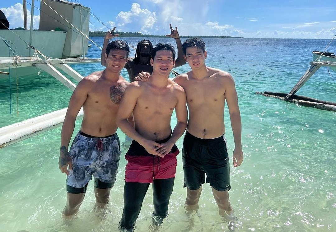 duchessofcavite's tweet photo. Choose your Falcon. 😍😍😍 https://t.co/9PaVv36IEy