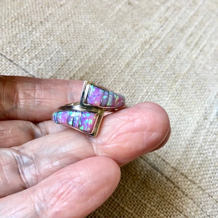 jarmgirl's tweet photo. Really love this, from the Etsy shop BrocanteAttic. https://t.co/aLKlvftHw2 #etsy #pinkopalinlay #necklaceearrings #navajoinlayjewelry #ralphjohnson #sterlingsilver #pinkopalring #pinkfireopalring #inlaidopalring #inlaidopaljewelry https://t.co/kxRMeUtysY