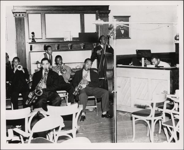 KCJazzOrch's tweet photo. Happy bday to the pioneer of bebop, Charlie “Bird” Parker! #Bird cut his teeth in #KC while playing with bandleader Jay McShann before taking flight &amp; forever altering the trajectory of #jazz in #NYC

Photos courtesy of LaBudde Special Collections, UMKC University Libraries https://t.co/FLLG4W2yr3