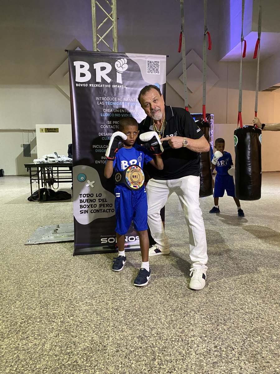 SampsonBoxing's tweet photo. Gracias Panamá por la oportunidad de traer el Proyecto BRI (Boxeo Recreativo Infantil) Sin Contacto a vuestro Pais que es mi que es mi segundo Hogar @NitoCortizo @Best_Box #Dipred (Dirección Nacional Para La Prevención De La Delincuencia Juvenil) ☝️🇵🇦 https://t.co/OrXKXYDMmc