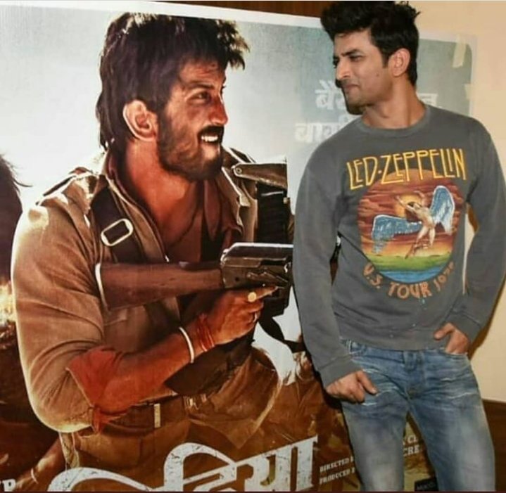 kundu_koushani's tweet photo. An actor par excellence , a treasure of talent &amp; yet very down to earth , achieved a lot in his career but still attached to the grounds , treating fans like friends , indeed a rare gem, impossible to find. 

Gems Of Sushant Singh Rajput https://t.co/IuHsQPisU7