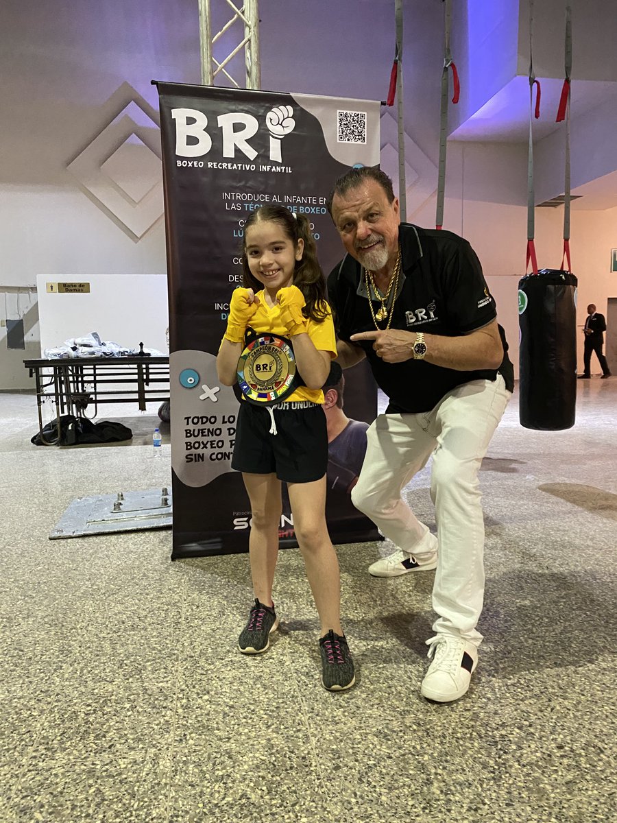 SampsonBoxing's tweet photo. Gracias Panamá por la oportunidad de traer el Proyecto BRI (Boxeo Recreativo Infantil) Sin Contacto a vuestro Pais que es mi que es mi segundo Hogar @NitoCortizo @Best_Box #Dipred (Dirección Nacional Para La Prevención De La Delincuencia Juvenil) ☝️🇵🇦 https://t.co/OrXKXYDMmc