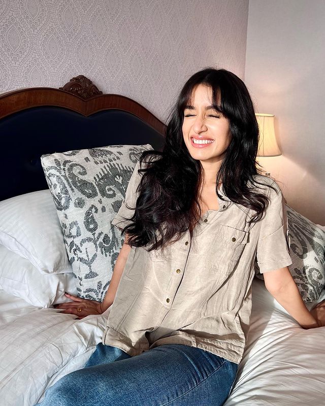 ShraddhaSource's tweet photo. Shraddha Kapoor With New Hair Style ❤

#ShraddhaKapoor https://t.co/8yftXELpmI