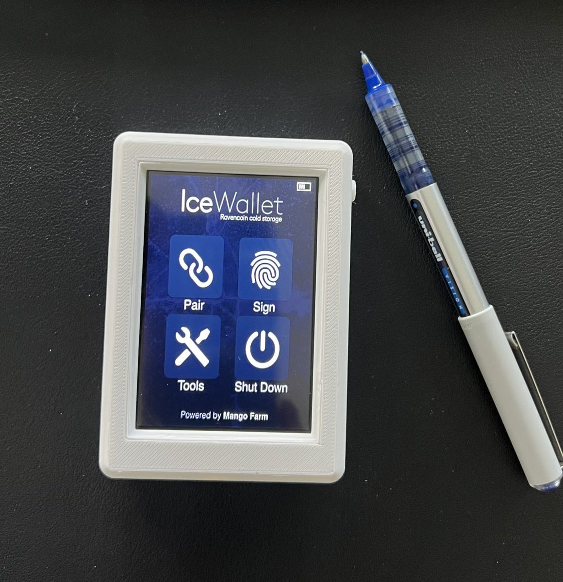 leon_texas's tweet photo. Beautiful hardware wallet unique to the Ravencoin Blockchain.
Reach out to @IceWalletCold to inquire about customization &amp; branding.
Imagine @tZERO, @AmericanFilmsUS &amp; the @STOmarket team having their own branded secure hardware wallet for tokenized assets. 
This is a big deal. https://t.co/0rBVoYyPeD