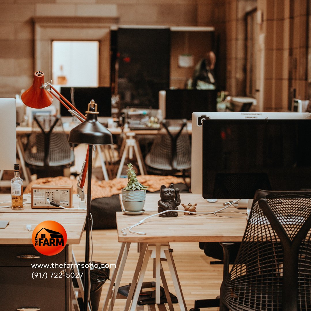 We invite you to a place where your mind and creativity can have a place to focus—our shared workspace!