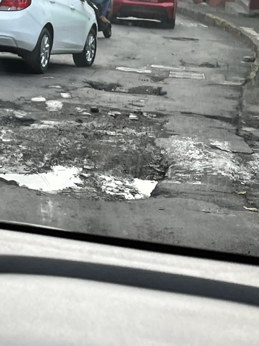 nhernandezr1's tweet photo. @GobCDMX @GobCDMX @Claudiashein @LaSEMOVI @ALaMagdalenaC @Luis_GQM Urge bacheo en Av. San Bernabé, de Las Cruces a Atacaxco, aproximadamente 50 baches, algunos hasta de 30cm de profundidad. https://t.co/CX9oYbrw8r