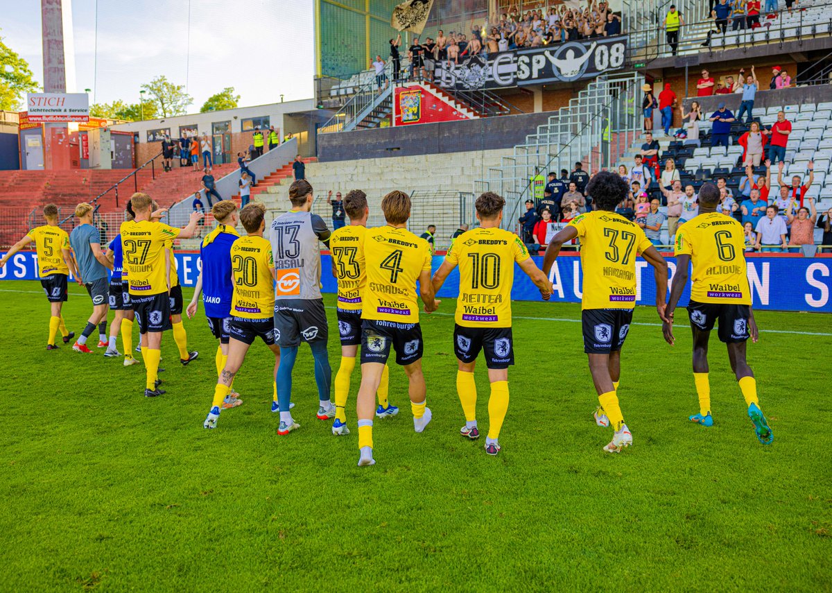 SCRAltach's tweet photo. Dreieinhalb Monate nach einem der Schlüsselspiele der Vorsaison kehren wir morgen im UNIQA ÖFB Cup in die Südstadt zurück! 🔥
Der Vorbericht mit Stimmen von Miroslav Klose, Infos zum Kader & zur Vorbereitung auf das Duell mit @FCAdmiraWacker. #ADMALT
➡ https://t.co/MSt1bFYbu1 https://t.co/nBhHD1s3xW
