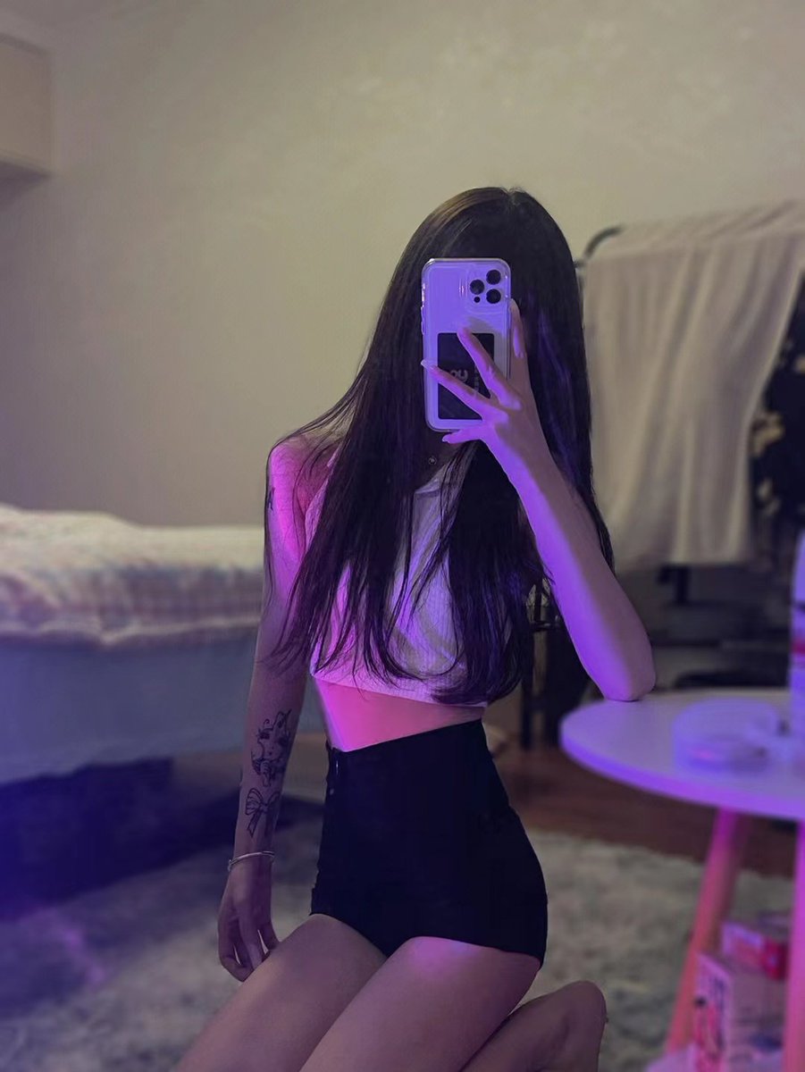 beijingxiaoy2's tweet photo. Can't sleep late at night?    👅👅   😘  #北京线下 https://t.co/pqq8XFcn2n