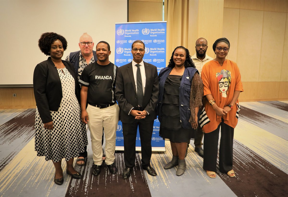 WHORwanda's tweet photo. The @WHORwanda Rep Dr @BrianChirombo and @RBCRwanda DG @CMuvunyi recently held a debriefing with @WHOAFRO support mission on Genomic Surveillance in 🇷🇼 where the experts noted good national Genomic Sequencing. @WHOAFRO will assist with capacity building notably in bioinformatics https://t.co/VeqMfEuwoN