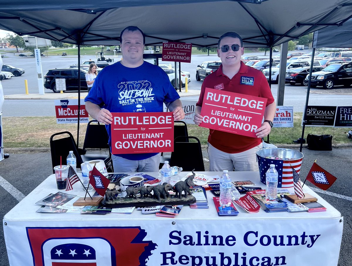LeslieRutledge's tweet photo. In Arkansas, we love high school football! It was a great day at the Salt Bowl. Congratulations to Bryant Hornets on their victory! #LR4LG https://t.co/VncMFgj9RF