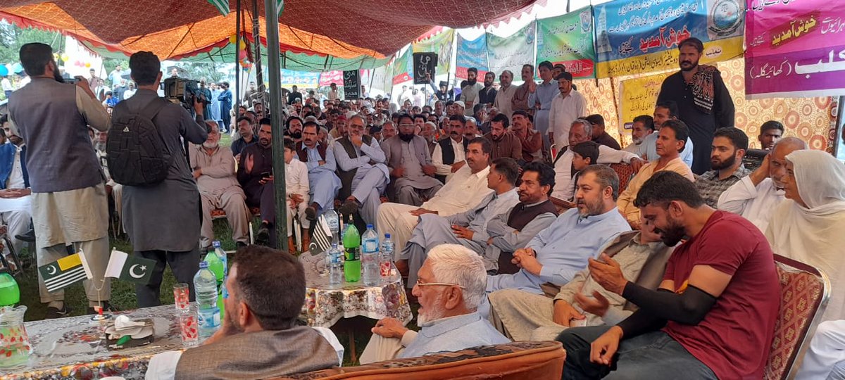 Sardarkhattab's tweet photo. سابق امیدوار اسمبلی پی ٹی آئی ایل اے 20 سردار خطاب اعظم خان کی شہدائے دوتھان کی تقریب میں شرکت۔ https://t.co/ndVRVrUUF8
