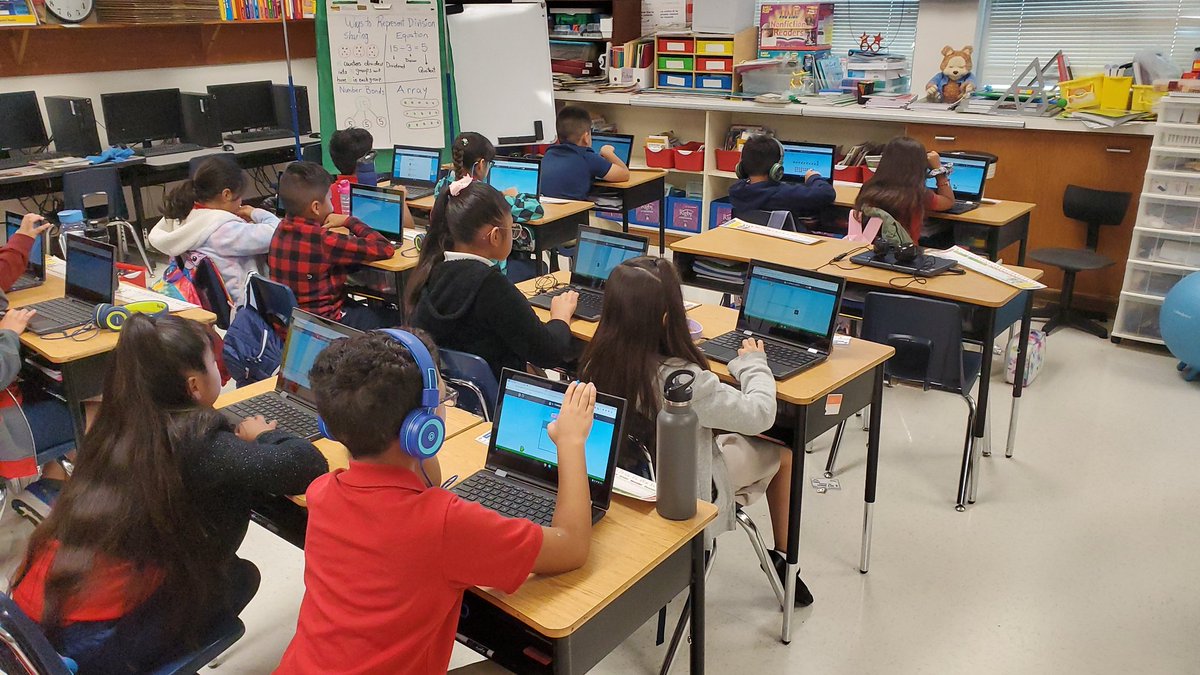 Elprofesolis1's tweet photo. @Weaver_Eagles students eager to work with #Jiji again this year!! #STMath @STMath #GISDMathCounts https://t.co/mv5geCHvr9