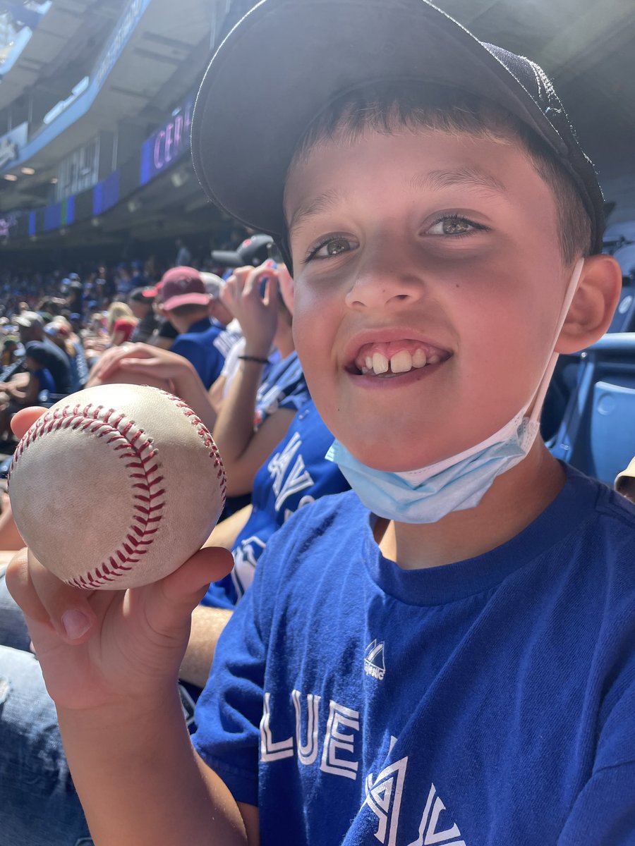 dwhewett's tweet photo. Hey @RossStripling your pre-game gesture has made last night’s game an experience he will never forget! Thank you! https://t.co/kLQOwLaPzX