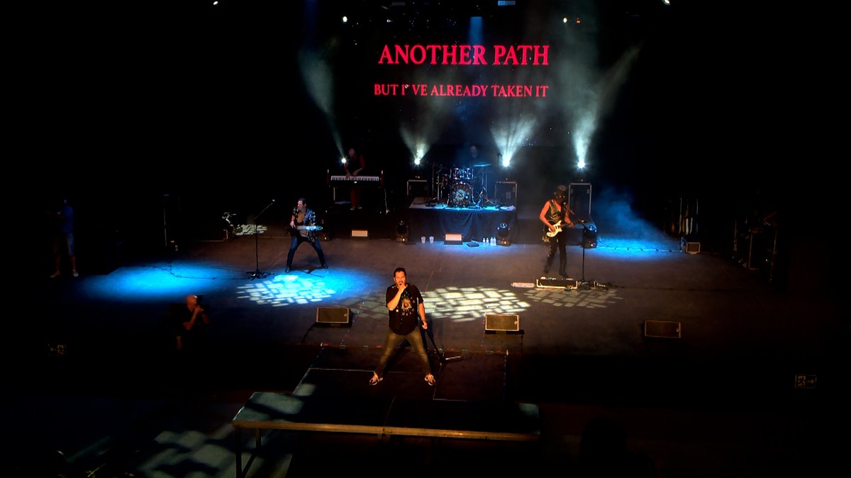 tuweb_tv's tweet photo. 🖨▶️ Unrisen Queen regresó a San Javier con su tributo al grupo británico Queen, con un exitoso show en el que contó con la participación de artistas internacionales invitados en el primer “U.Q. Fest Mar Menor” que acoge el Auditorio Parque Almansa. 22.00h #ActualidadInformativo https://t.co/6nH9svDwTK
