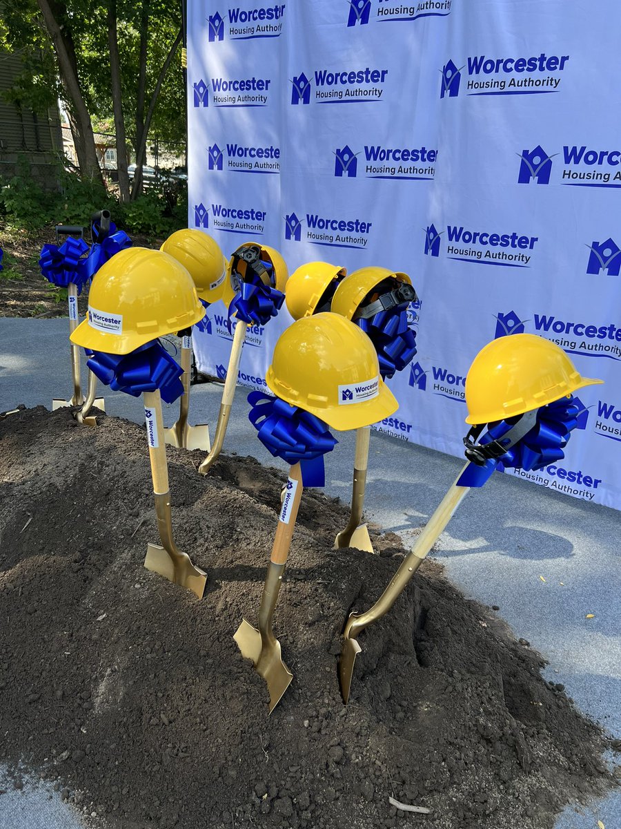 WHAuthority's tweet photo. Ground breaking on Lewis Street for A Place to Live is official! #WHA works hard to provide residents with the resources to become self-sufficient while also providing housing that’s safe and affordable 🏡✨ We are looking forward towards the #endhomelessness journey
#worcesterma https://t.co/oERUVFI9wz