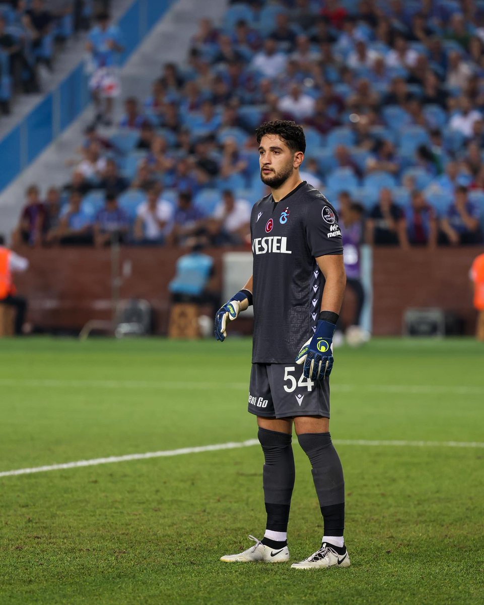 mtaha54's tweet photo. Trabzonspor forması altında çıktığım ilk maçta bana büyük bir destek ve güven veren tüm camiamıza teşekkür ederim.❤️💙 @Trabzonspor https://t.co/PM3Y3OkxQB