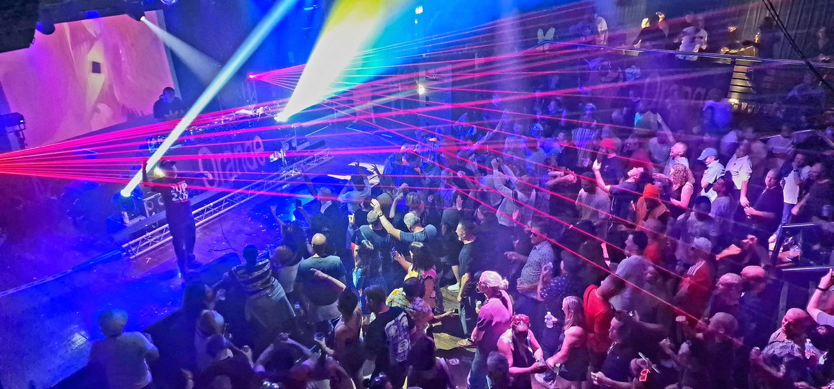 DreadFPL's tweet photo. #OrangeCrew #OrangeFamily🍊🔊🧡 #RaveGeneration 🙂 https://t.co/6AhXjvWf2N