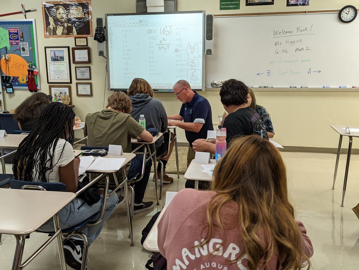 UCPSNC's tweet photo. Hey @WeddingtonHSNC #WarriorNation, it's great to see you! Work hard, have fun and enjoy the school year! @AGHoulihan #UCPSBacktoSchool https://t.co/6C5dfksNWn