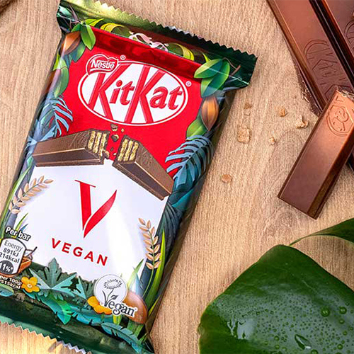 centralgrp's tweet photo. Take a plant-based break with Nestlé's new #vegan KitKat chocolate bars!
"KitKat V" uses a rice-based formula as a milk substitute and is currently available for purchase in 15 European countries.
Read more here: https://t.co/1KqlQCg0Tu
#CPG #RetailNews #PerformanceAtRetail https://t.co/ddtaeUWn0q