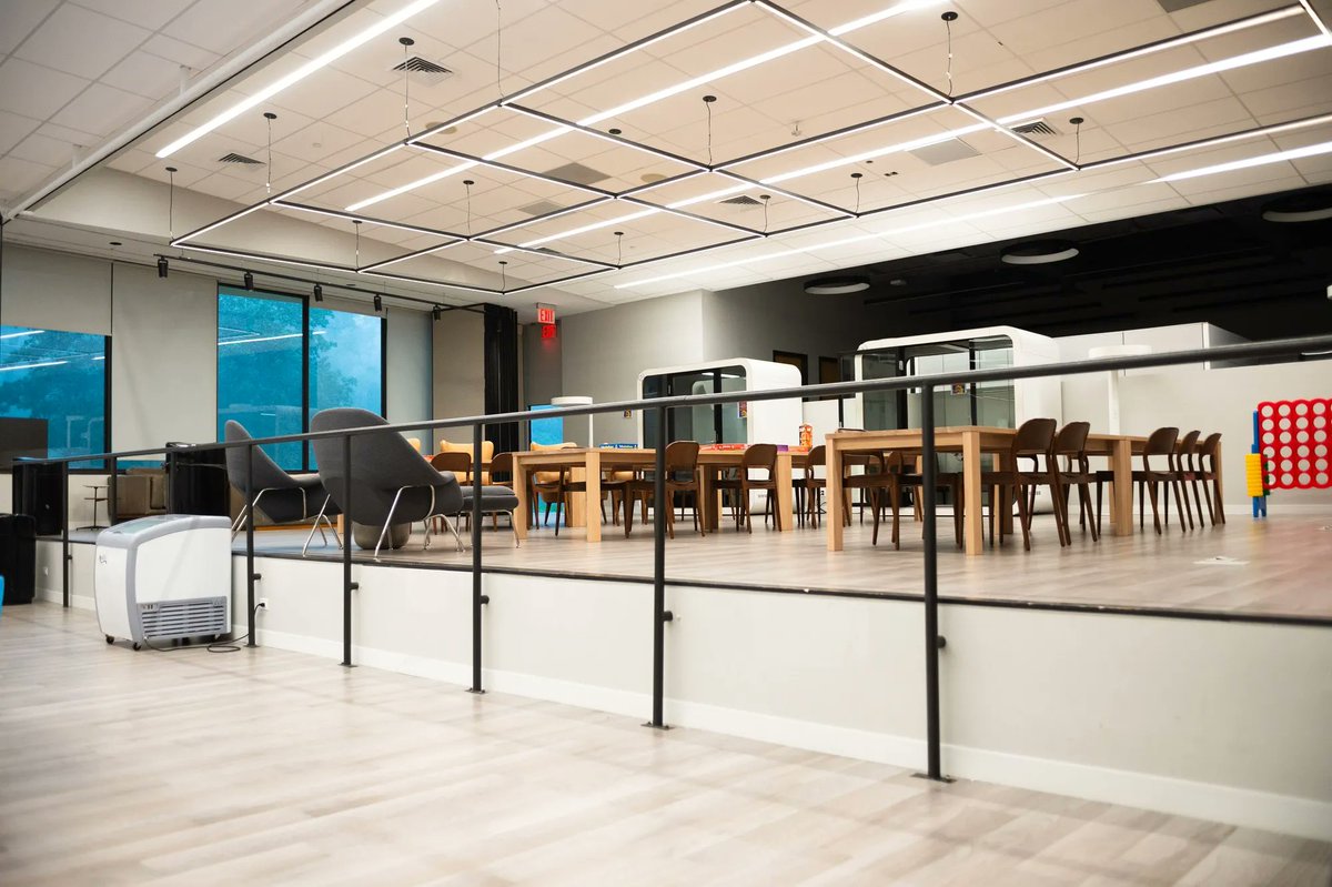 nyit's tweet photo. Let's get familiar with new spaces on campus! Swipe through and see what Salten Hall at the Long Island campus has to offer. Then, come and see it for yourself! #TechTours #NewYorkTech #ThisIsYourPlace https://t.co/SXpZx8n6Uz