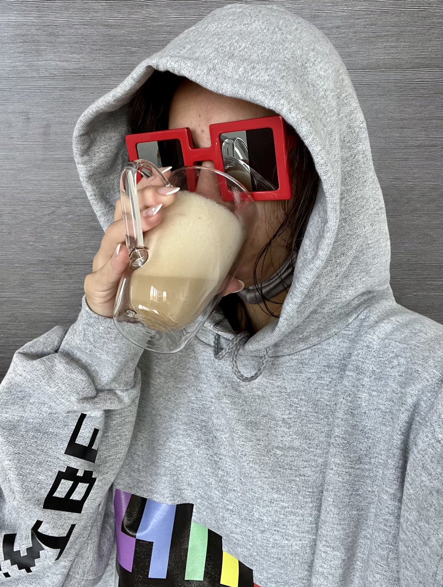bluprintsmerch's tweet photo. Gm to all my #nounish frens ☕️
Today is Monday, so I hope you all have an awesome week!
Starting my week off by rocking my @NounPunks !Bibe hoodie and drinking coffee (yes, this is what I look like when I roll out of bed) ⌐◨-◨ #nounpunksquad
🛍 https://t.co/jraGzxgXc6 https://t.co/q65ZDanvK6