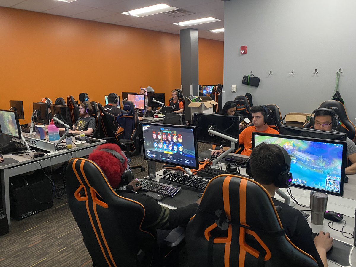 IndTechEsports's tweet photo. After a successful bootcamp, we are excited to get this season started and for the future of Indiana Tech Esports #Warriors #GoForIt https://t.co/GPqoTLOHUE