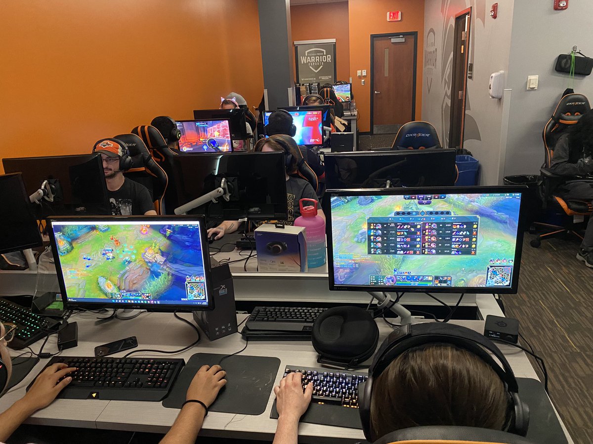 IndTechEsports's tweet photo. After a successful bootcamp, we are excited to get this season started and for the future of Indiana Tech Esports #Warriors #GoForIt https://t.co/GPqoTLOHUE