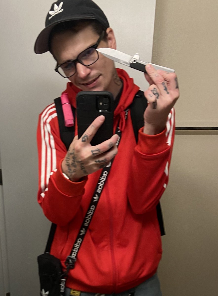 u44253's tweet photo. I’m like the white-trash version of @LILUZIVERT https://t.co/onUJikxryS