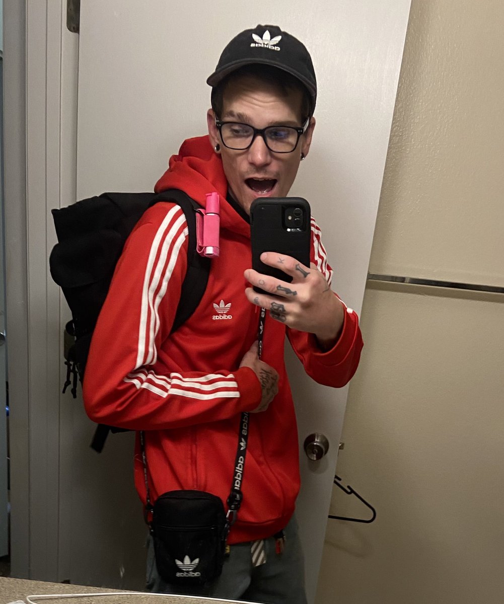 u44253's tweet photo. I’m like the white-trash version of @LILUZIVERT https://t.co/onUJikxryS