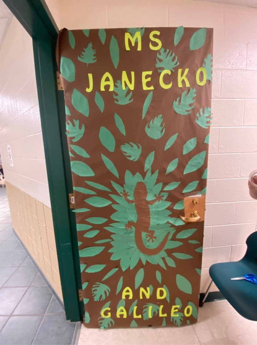 Some amazing doors created by our own future teachers! 👨‍🏫🧑‍🏫👩‍🏫