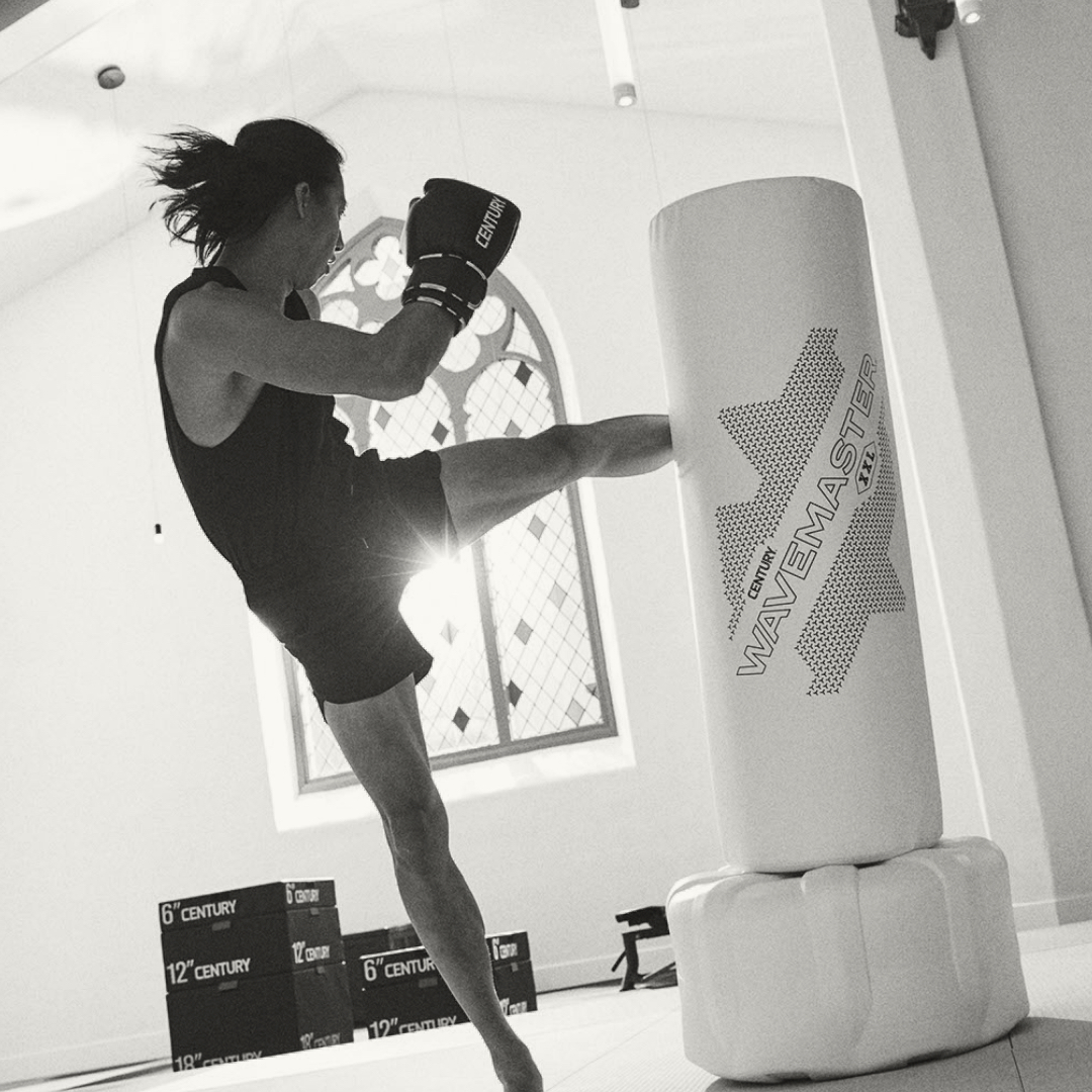 centuryma's tweet photo. The perfect at-home workout lives on in a new age. π»
.
.
.
.
#centurymartialarts #martialarts #mma #ghostwavemaster #wavemaster #punchingbag #bagcombo #bagworkout #athomegym #trainathome #sleek #workout #fitness #motivation #boxing #kickboxing #punchingbagworkouts #gym https://t.co/ixAXUrsxtw