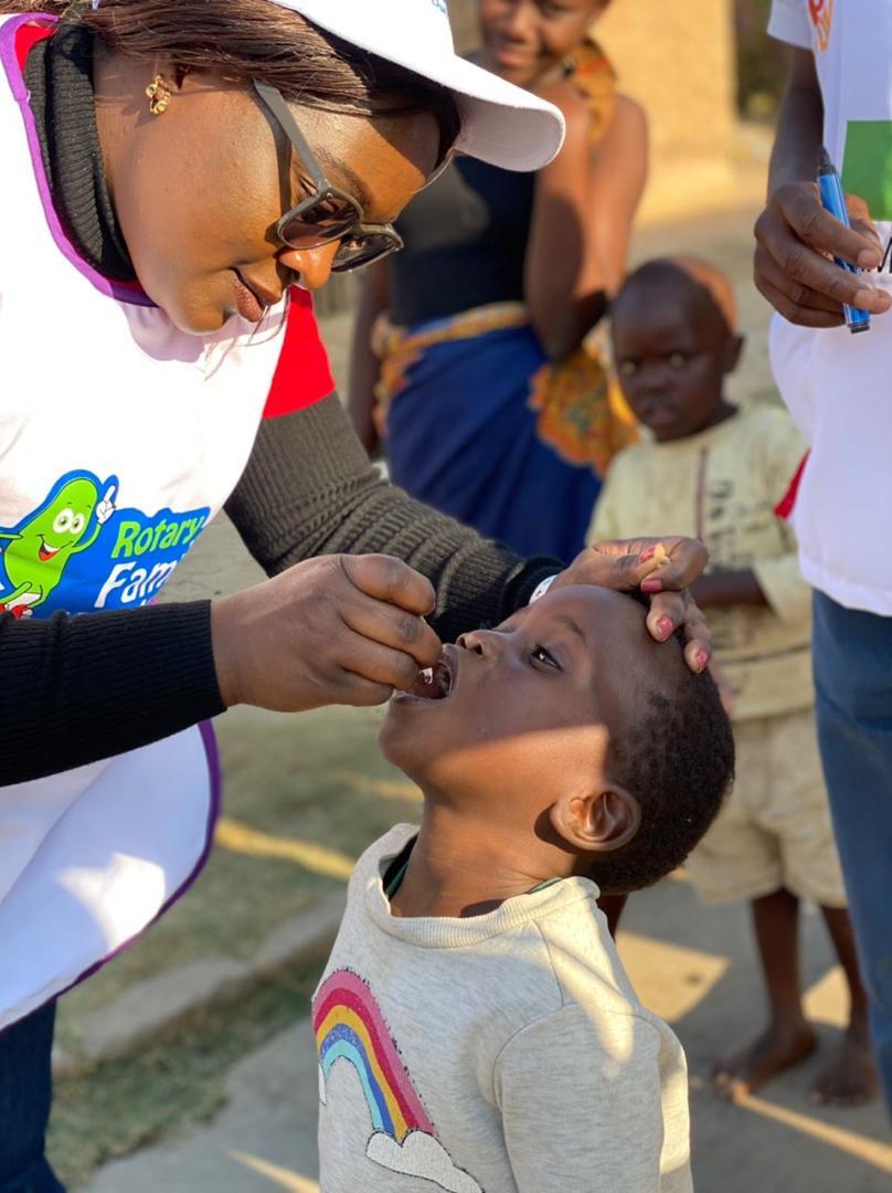 RFHAInc's tweet photo. Rotary Clubs in Zambia in partnership with the Ministry of Health launched the door to door Polio Vaccination Drive as part of the National End Polio Campaign from August 11th to 15th 👏🏻👏🏻

#rfha #rotary #rotaryinternational #polio #endpolionow https://t.co/Ja1J4MNZbn