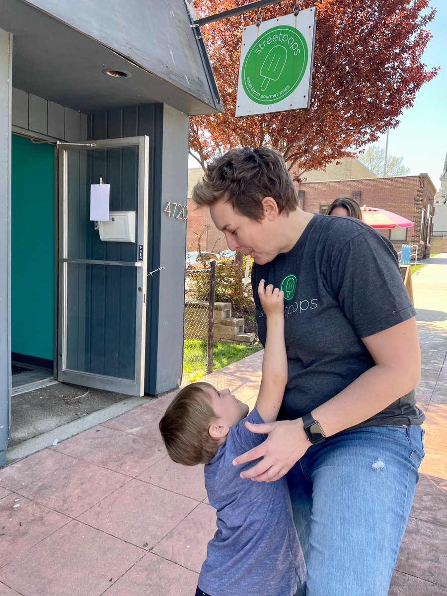 streetpops's tweet photo. So long, #summer! 👋 Our pop shop is officially closed for the season. Thank you for a terrific summer, #Cincinnati!
💚 Sara

P.S. We still do catering and events year roundHere's where to find us before we reopen in Spring 2023: https://t.co/nzUeWscdt8 https://t.co/zdyfowPWtw