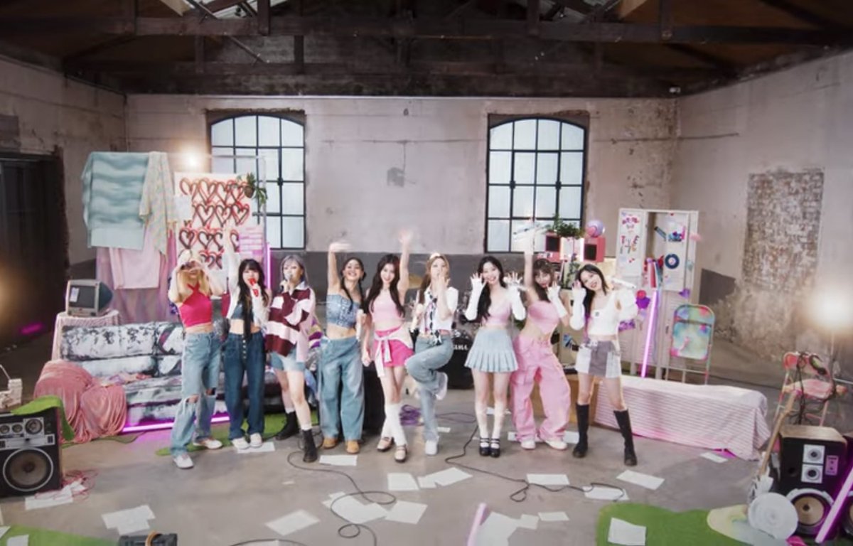 _onceblink94's tweet photo. Yoo girls😍😍live version queens of heart😮😮
#TWICE #QUEENSOFHEART https://t.co/yBTyP2phMo