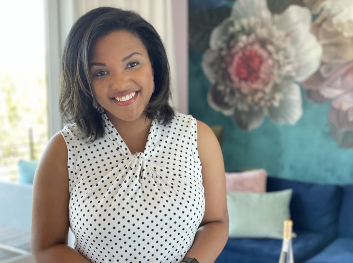BreClarkTV's tweet photo. ✨THE REAL DEAL✨ with Bre Clark launches Sept. 16
This show will bring you expert knowledge and shared experience on the reality that so many of us live - a life of imposter syndrome. 

We launch our first episode at https://t.co/X186tBlRpL Friday Sept 16th. https://t.co/foxNbbKkPi