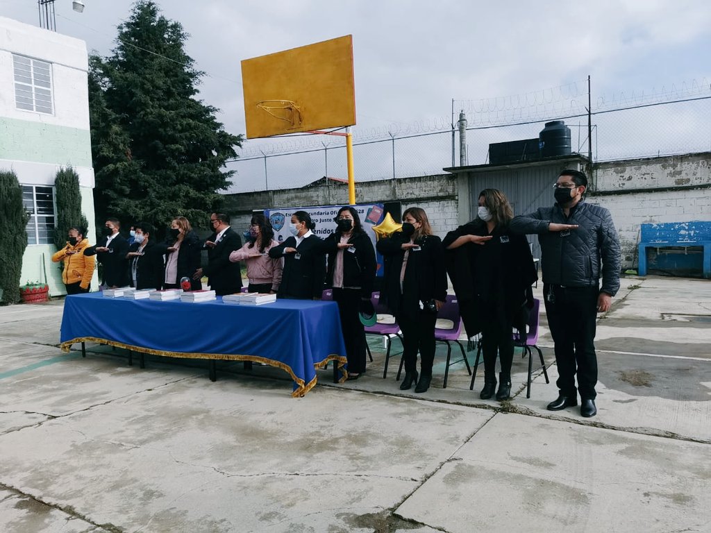 Trovamca's tweet photo. La Escuela Secundaria Ofic. No. 0628 "Maestro Justo Sierra" realiza la ceremonia de Inicio de #CicloEscolar  2022-2023 mucho éxito a todos (as) los (as) que integramos la comunidad educativa de esta Institución. @lixrochin1
#Edomex @TinocoGRogelio @geramonro05 https://t.co/Ebcz2QxT1r