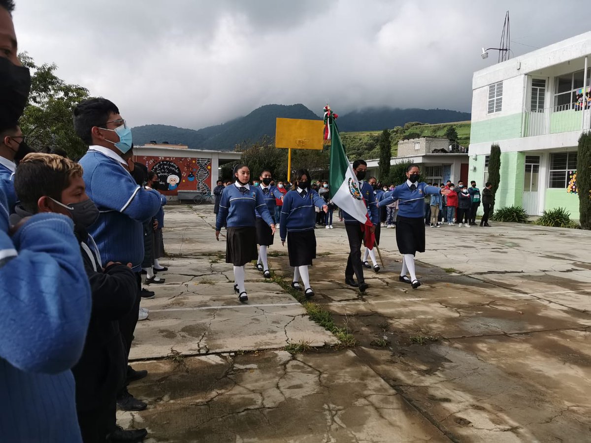 Trovamca's tweet photo. La Escuela Secundaria Ofic. No. 0628 "Maestro Justo Sierra" realiza la ceremonia de Inicio de #CicloEscolar  2022-2023 mucho éxito a todos (as) los (as) que integramos la comunidad educativa de esta Institución. @lixrochin1
#Edomex @TinocoGRogelio @geramonro05 https://t.co/Ebcz2QxT1r