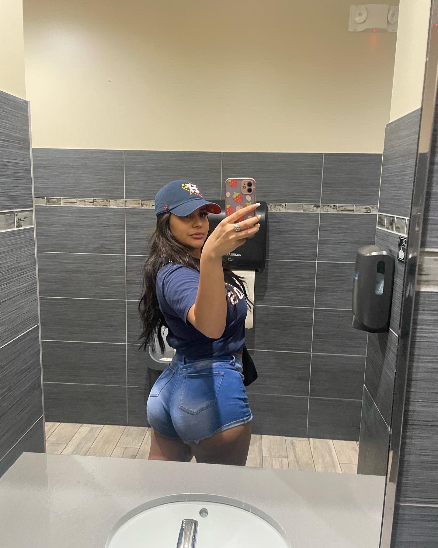 a$hmoney on Twitter: "your favorite astros fan https://t.co/6IlWYH6PXZ