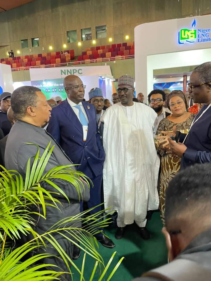 MnenaRoyalty's tweet photo. 21st NOG CONFERENCE &amp; EXHIBITION 2022
Showcasing Nigerians Oil and Gas capacity to the world.
With the minister of state for petroleum resources His Excellency Timipre Sylva, GMD NNPC Limited Mela Kyari and late Sec- Gen OPEC, Mohamed Barkindo. #NOGConference #nogenergyweek https://t.co/PJCM1uFQeL