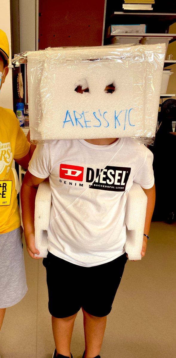 SarahHROM's tweet photo. @AISBucharest Elementary #Makerspace opened for lunchtime business today… in 20 minutes, two Grade 5 students had whipped up a wearable robot suit! #makingisfun #GoVampires https://t.co/qeS1i09q0x