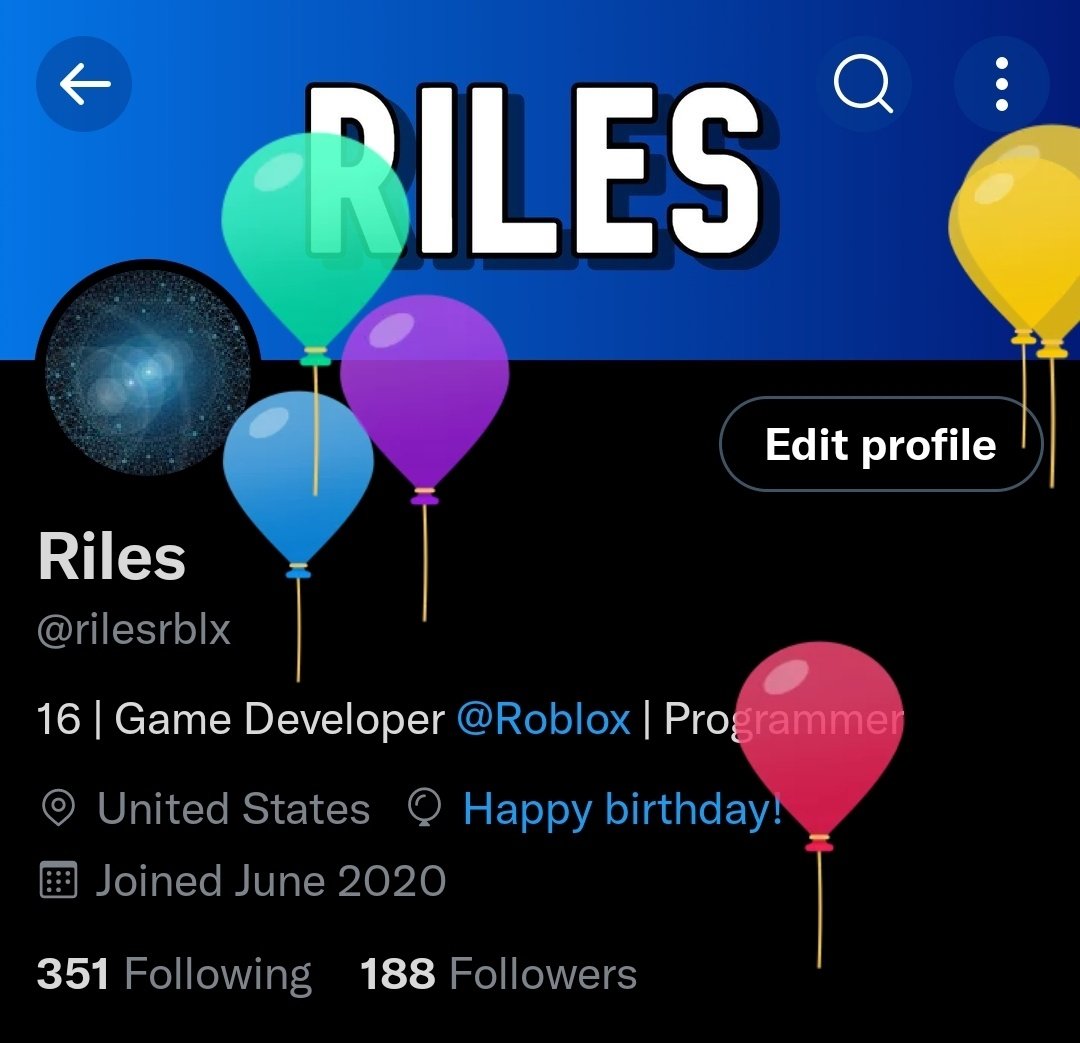 rilesrblx's tweet photo. It's my birthday! :D https://t.co/IzQZ7ZA4vA