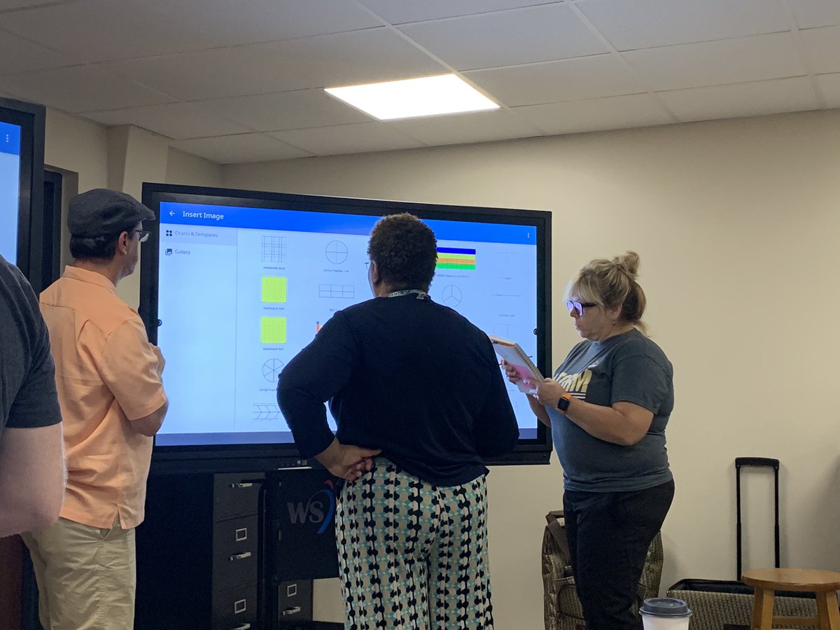 MeganM336's tweet photo. @NoFoVikings getting a good start with their brand new @LearnPromethean ActivPanels!! https://t.co/iVSisnEfIO
