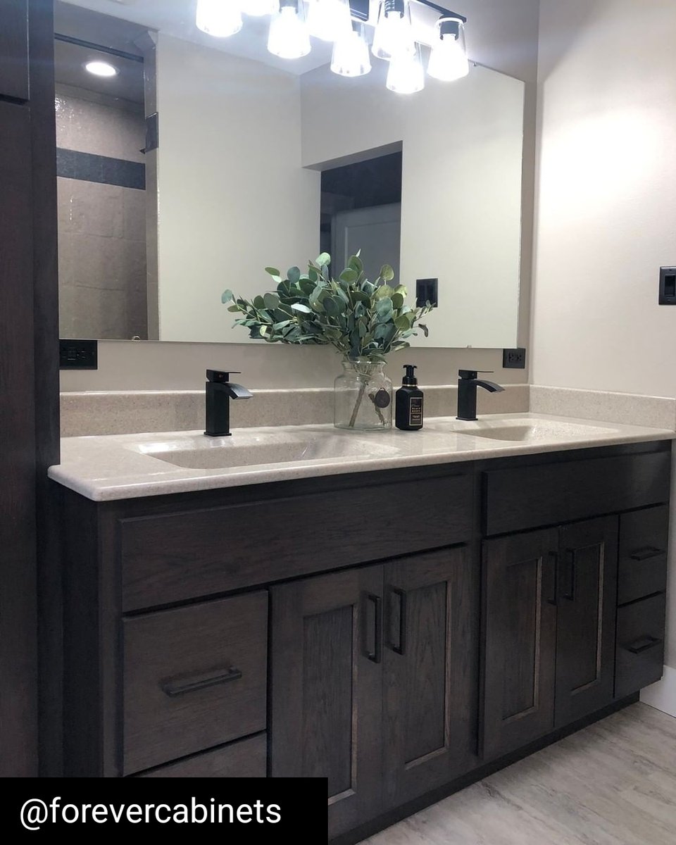 AmericanHardwds's tweet photo. There's something luxurious about a dark and moody stain.
Vanity and photo by #forevercabinets | #bathrooms #bathroomdesign #bathroominspo #vanity #customvanity #cabinetry #cabinets #design #interiordesign https://t.co/rxaJCP3YuJ