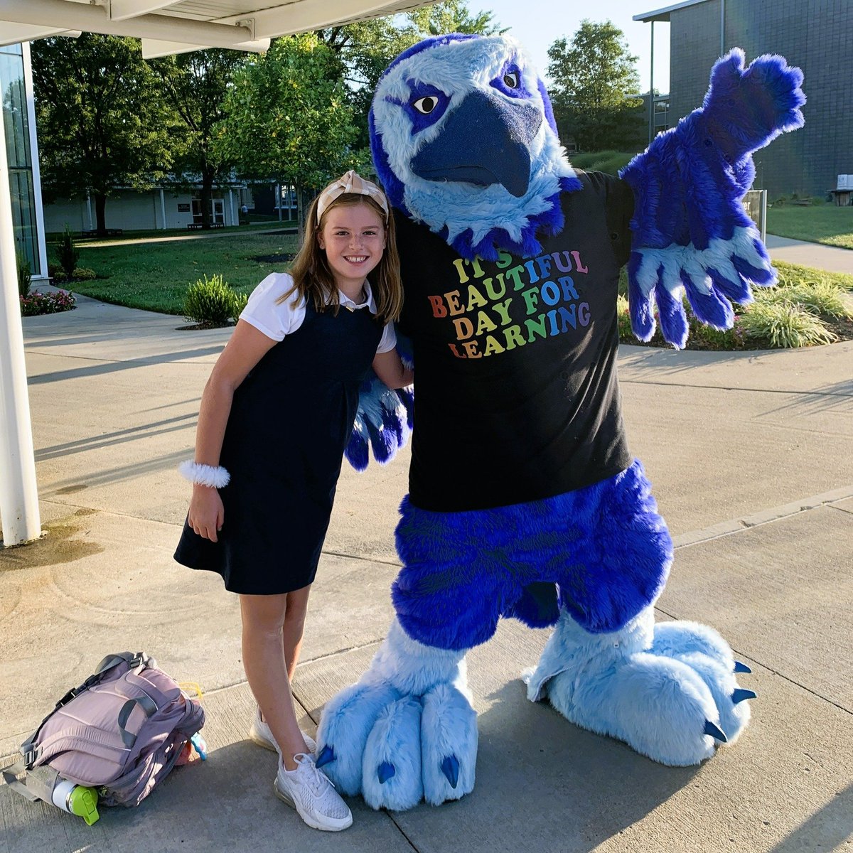 ABKellenberger's tweet photo. It's the 97th opening of school @ #WeAreCountryDay, and Nati's shirt says it best..."It's a beautiful DAY for learning!" https://t.co/uHmbLA3R80