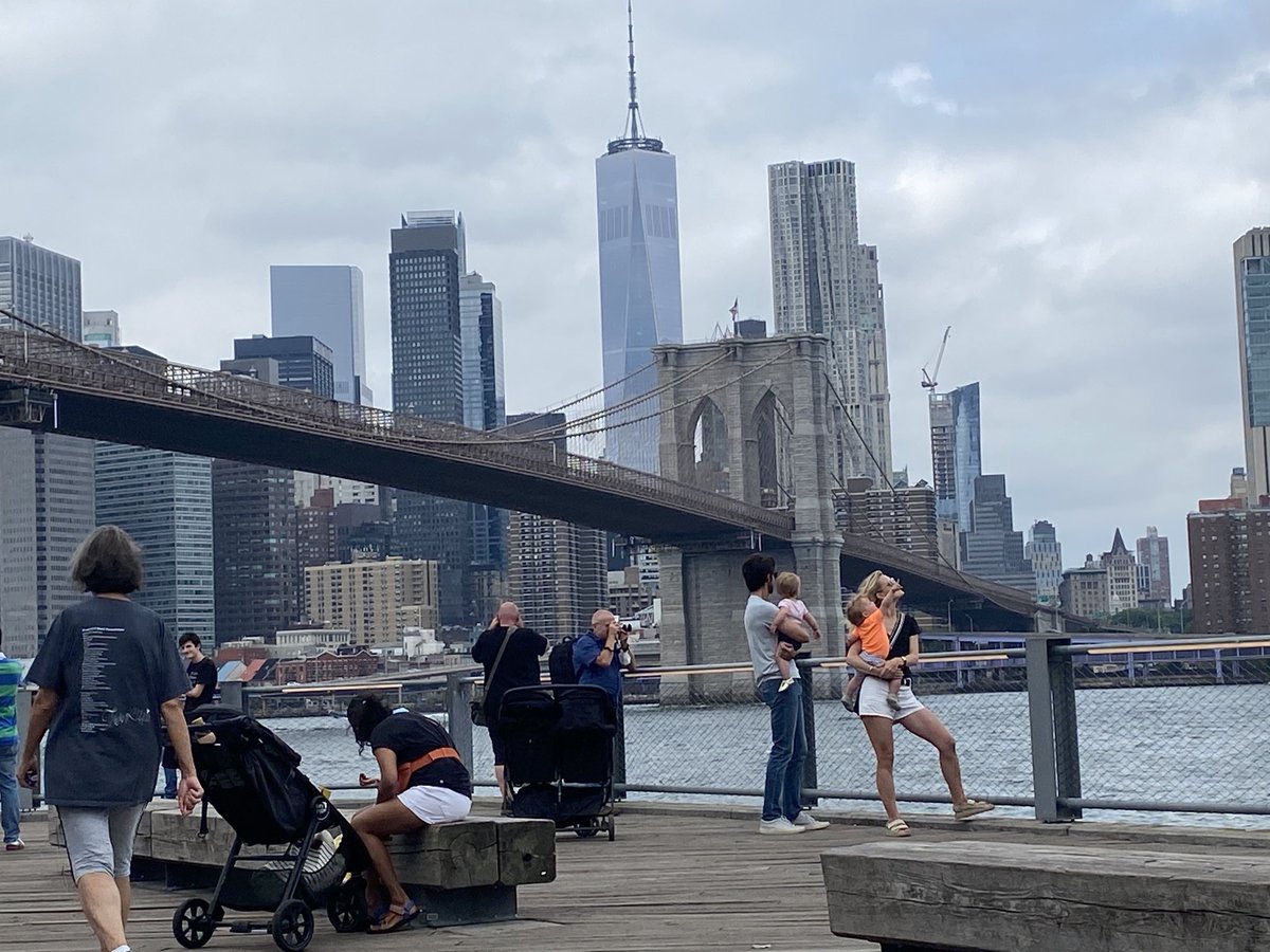 juanjeremy100's tweet photo. Just another day in #brooklyn for the #cornerman #geronimo #wwe #wwehof #johnnyrodz #gleasons #DUMBO ⁦@geronimogomez_⁩ ⁦@GleasonsGym⁩ ⁦@dumbobrooklyn⁩ ⁦@rodzjohnny⁩ ⁦@WWE⁩ #brooklynbridgepark #brooklynbridge #manhattanbridge #nyc #newyork #nyc https://t.co/2IvpeUEO16